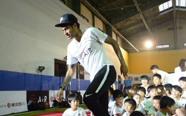 ネイマール「YOUは何しに日本へ？」に正直回答「仕事」