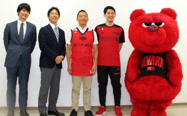 Bリーグ初年度をベスト4で終えたアルバルク東京、シーズンを終えてホームタウンの渋谷区長を表敬訪問