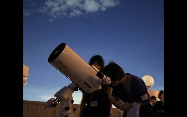 西武×巨人戦で女性限定イベント「野球場×天体観測」開催…篠原ともえが始球式に挑戦