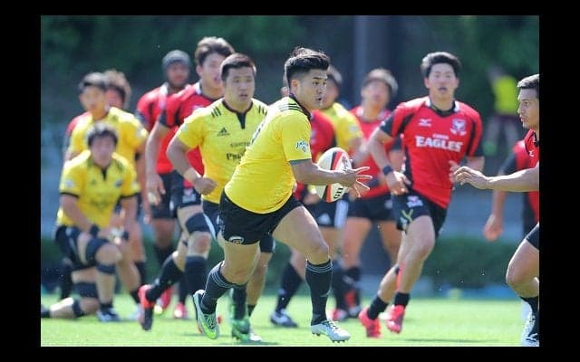  入社3日目で移籍後デビュー。田村煕、サントリーの10番を背負って走る。 