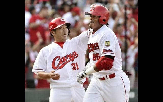 バティスタ代打逆転2ラン！広島が連敗ストップ！