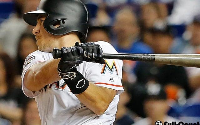 マーリンズ球場オープン7年目で初の珍事…ファウル直撃で“無敵”水槽破壊