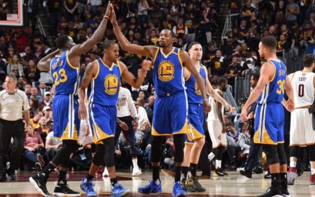 ラスト3分の逆転劇、ケビン・デュラントの決勝3ポイントシュートでウォリアーズ3連勝、キャバリアーズは『崖っぷち』に