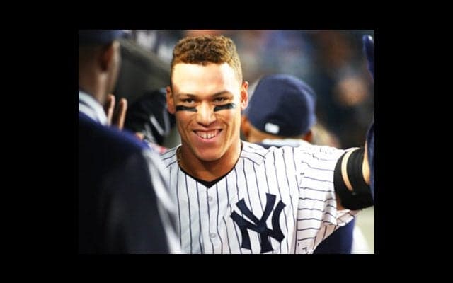 ヤンキースに「快進撃の巨人」あらわる。201cm新人打者が大暴れ