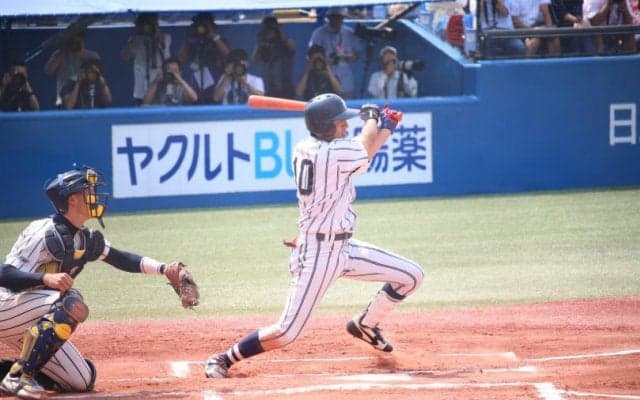 主将・服部創太の一打で国際武道大が初の決勝へ。上武大は粘るも惜敗【全日本大学野球選手権】