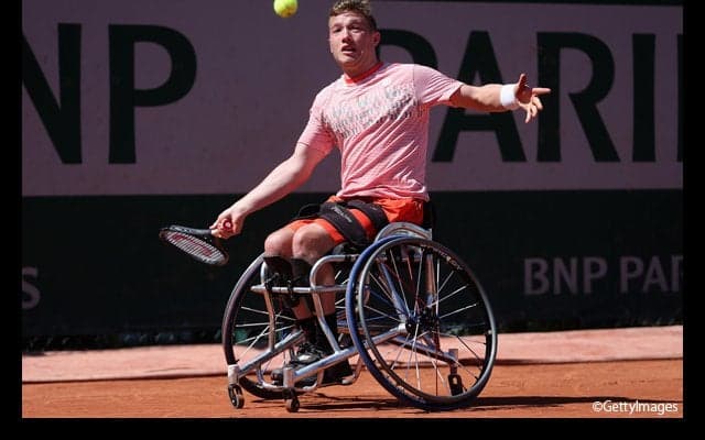19歳のヒュウェットが前年覇者のフェルナンデスを破り、シングルスでグランドスラム初優勝 [全仏オープン・車いすの部]
