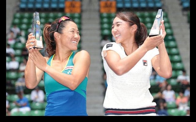 ダブルスは初コンビの藤原里華／岡村恭香が今季初優勝 [東京有明国際女子]