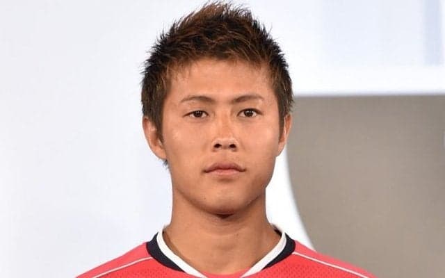 柿谷曜一朗、妻・丸高愛実の誕生日に花束「これから先ずっとお祝いします」