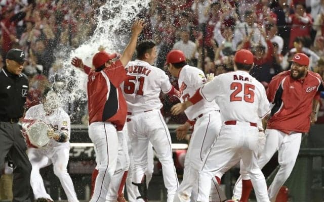 鈴木劇的弾！広島東洋が延長12回サヨナラ勝ちで交流戦単独首位！