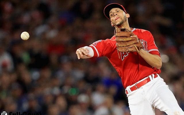 メジャーNO1遊撃手が豪快“膝つき弾”　「ベルトレを手本に特大ホームラン」