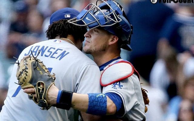 ストライク判定誘った？　ド軍捕手のカーブ“飛び跳ねキャッチ”が話題に