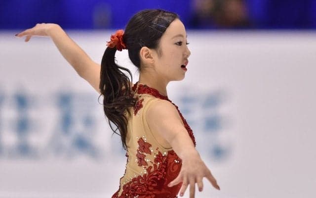本田真凛、メドベージェワと2ショット「ネコ耳似合いすぎ！」「女神×女神」