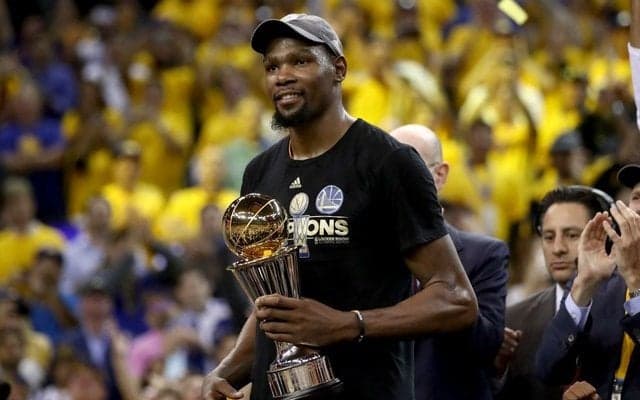 【THE ATHLETE】初戴冠を果たしたデュラント、献身的なスター軍団にハマった最後の1ピース