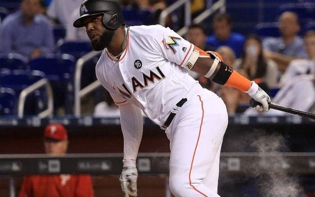 マーリンズが序盤6点差からのサヨナラ勝ち、オズナが殊勲打