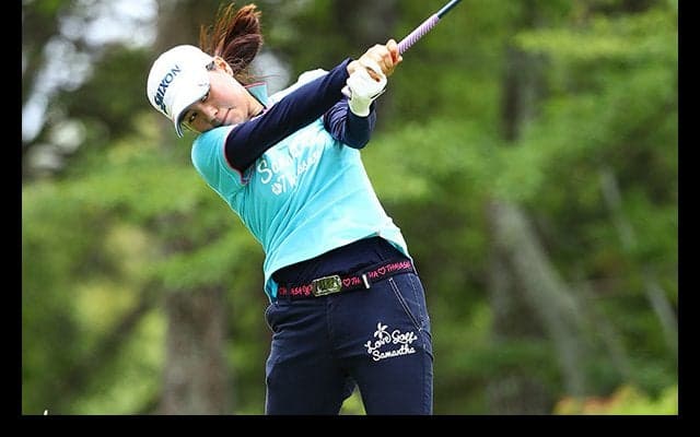 新垣比菜が首位をキープ 2打差の2位に佐渡山理莉