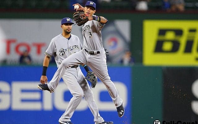 22歳遊撃手の勝利決める超美技に絶賛の声「魔法」「リーグ最高のショート」