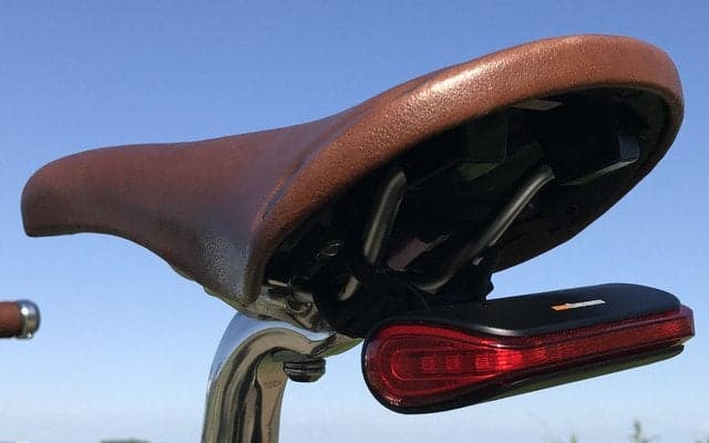 盗難防止アラーム＆ウインカー付き自転車用テールライト「ヌービーム」先行予約開始