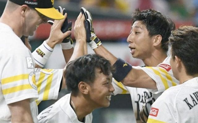 福岡ソフトバンク・福田が興奮！プロ初サヨナラ本塁打！