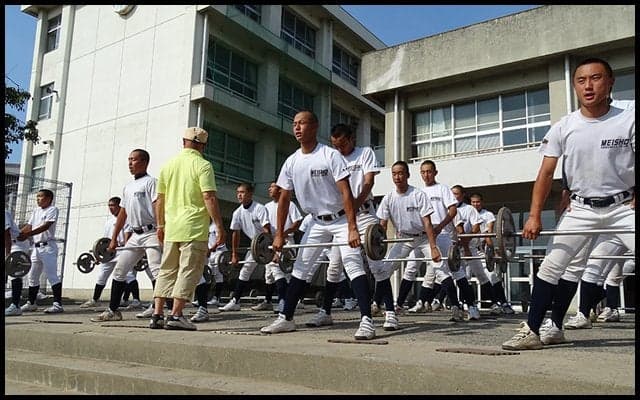 【明石商業】狭間監督が惜しまない「勝つ確率を1%上げるための労力」（前篇）