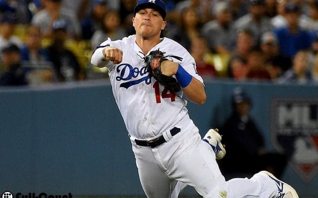 前田健太「感謝」、監督絶賛　“代役”遊撃手がダイブ→膝つき驚愕送球の美技