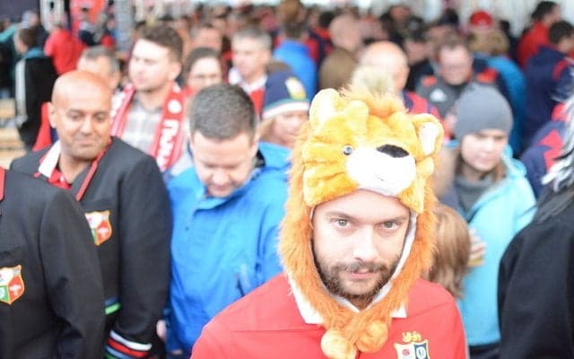 ニュージーランドで熱狂的なラグビーファンに囲まれ、浮きまくる東洋人観光客こと私