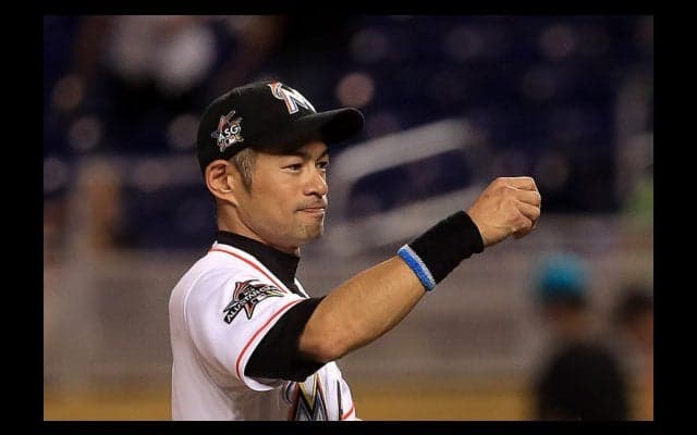 【MLB】イチロー美技に歓声！　左邪飛をスライディング好捕→間一髪で壁に激突回避
