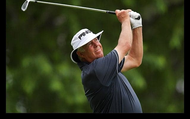 K.トリプレットが単独トップ　崎山22位、井戸木85位