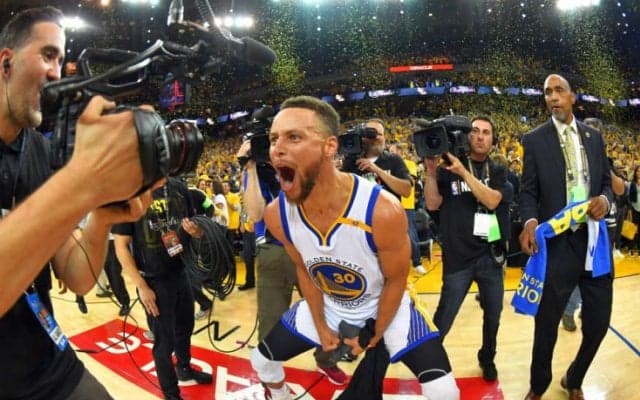 ステフィン・カリーがNBA史上最高額の2億ドル超『スーパーマックス契約』に合意