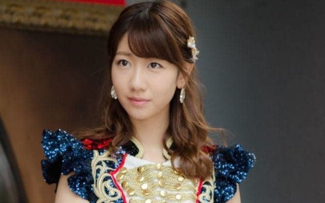 柏木由紀、ビキニ水着＆白ランジェリーのセクシーショットに反響「フェロモン全開！」