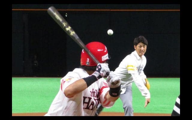 元鷹・斉藤和巳氏が始球式で異例の5球　4年ぶり投球に「こんなに遠いとは…」