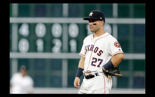 小さな巨人が強肩発動　二塁手なのに遊撃から跳躍スロー「魔法使いみたい」