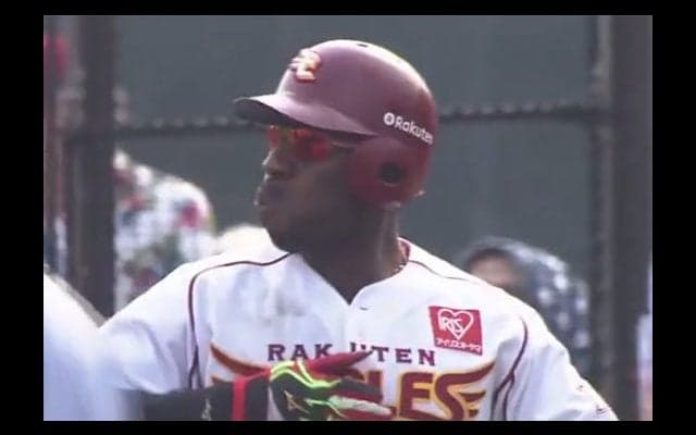楽天ウィーラーが「ライトゴロ」！　外崎が好返球→まさかの悠々アウト
