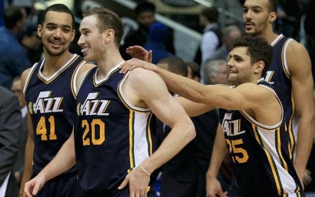 ジャズが地元紙にゴードン・ヘイワードの功績を感謝する一面広告を掲載