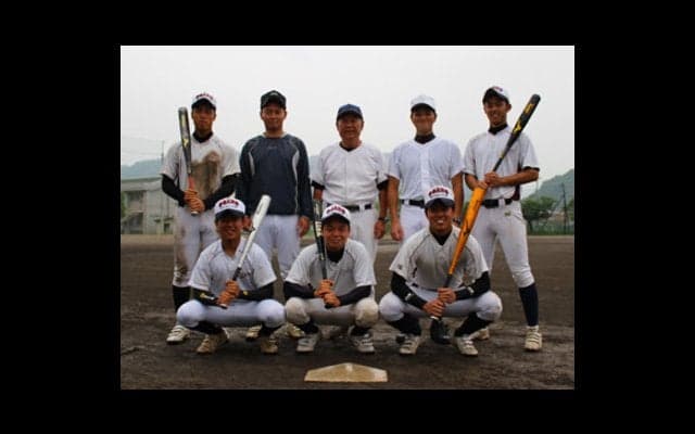 秩父の山奥にアマ野球の巨匠が来た。「歌舞伎打線」の連打で狙う甲子園