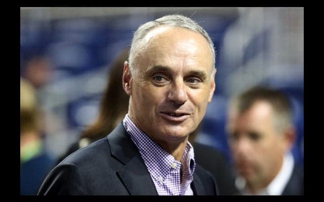 “ボール問題”の真相…選手「飛ぶ」、コミッショナー否定　それぞれの主張は