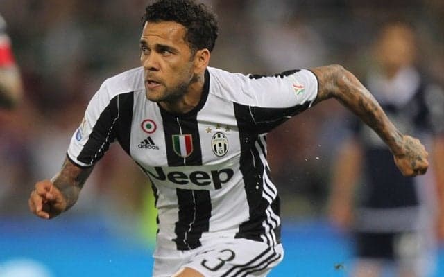 アウベスはパリで歴史を作る…パリ・サンジェルマンと2年契約「若くて野心的なクラブ」