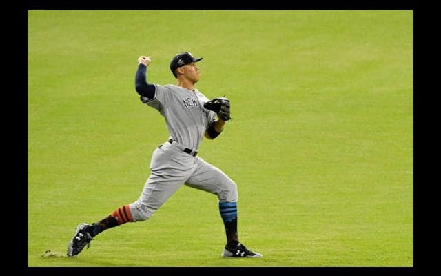 怪物ジャッジが圧巻レーザー披露　157キロの本塁補殺に「キャノン砲」の声