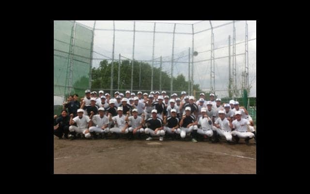 同級生はアイドル、副主将は女子。異色の高校野球部・大阪学芸とは？