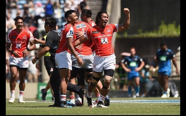  殊勲パス→トライの深層。サンウルブズの山中亮平は、「諦めずに…」と安堵。 