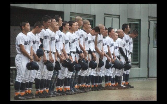 【高校野球】ベンチながらも笑顔で幕、登板回避の滋賀学園エースが高校野球で学んだこと
