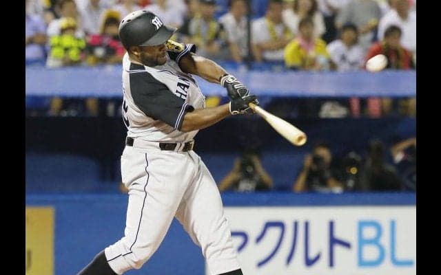 “パンダ”ロジャースが来日初＆2号アーチ！救世主に名乗り！