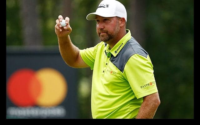 C.コリンズ、「60」で単独首位浮上　石川＆岩田は予選落ち