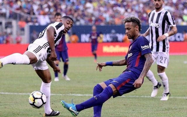 渦中のネイマールが驚異的なゴール、ユベントスのDFを切り裂く