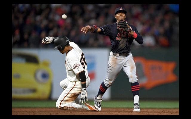 若きGG賞遊撃手、猛ダッシュ→素手捕球→一塁送球の美技「ビスケルの再来」