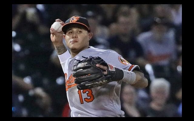 【MLB】驚異の併殺に称賛続々　名手マチャド「狂気の守備範囲」＆スコープ“片足送球”