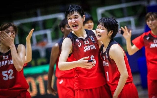 トリプル・ダブル級の藤岡麻菜美を筆頭にチーム一丸の日本代表、中国を逆転で下しアジアカップ3大会連続の決勝進出