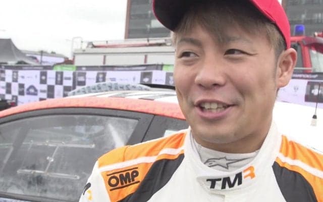 最初のループを終えた新井と勝田がコメント、勝田はデイリタイア