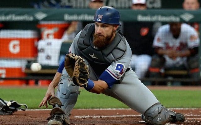 正捕手ルクロイをレンジャーズが放出、ロッキーズへトレード