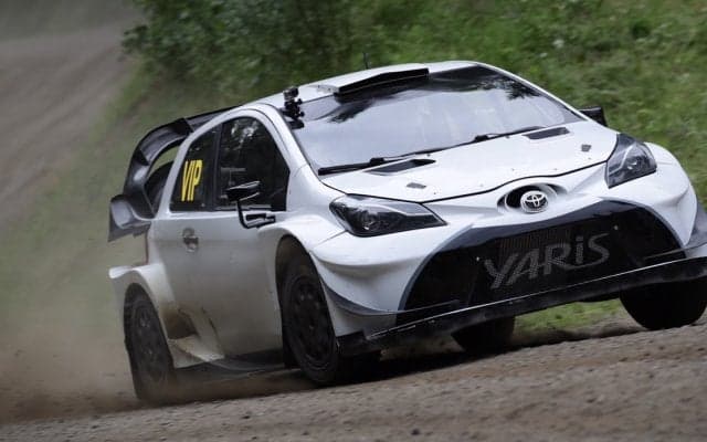 ヤリスWRC同乗試乗、「抜群の足まわりが生むスムーズな着地」