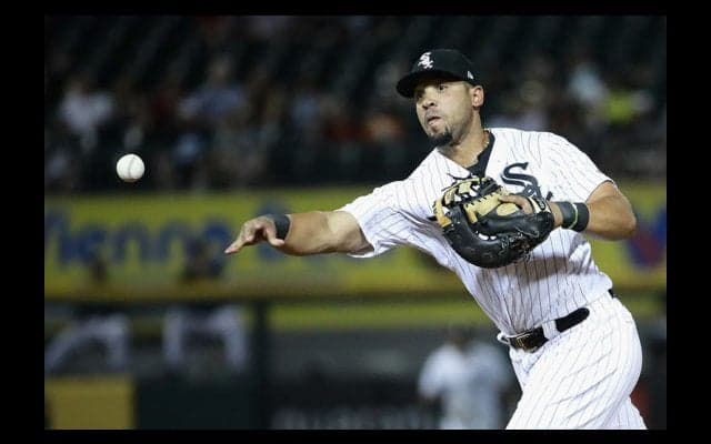 阿吽の呼吸で生まれたミラクルキャッチ、世にも珍しい“3-9”プレーが発生